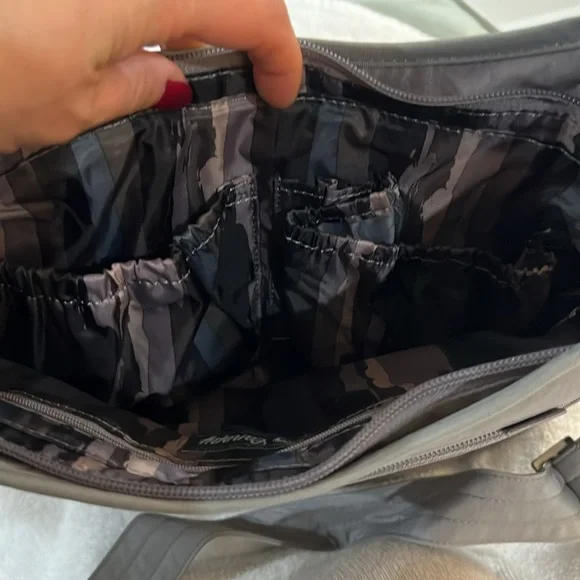 NWOT Lug canopy crossbody in grey with black embroidery - Picture 3 of 5